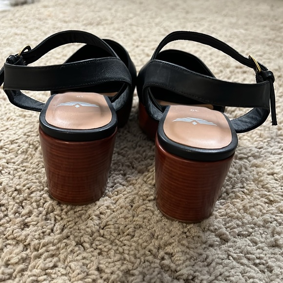 NWOB Fortress Willow - Picture 4 of 6